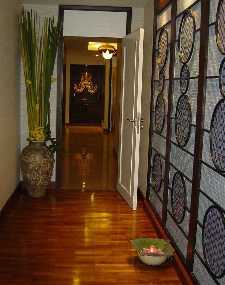 Gardengrove Suites Bangkok Esterno foto