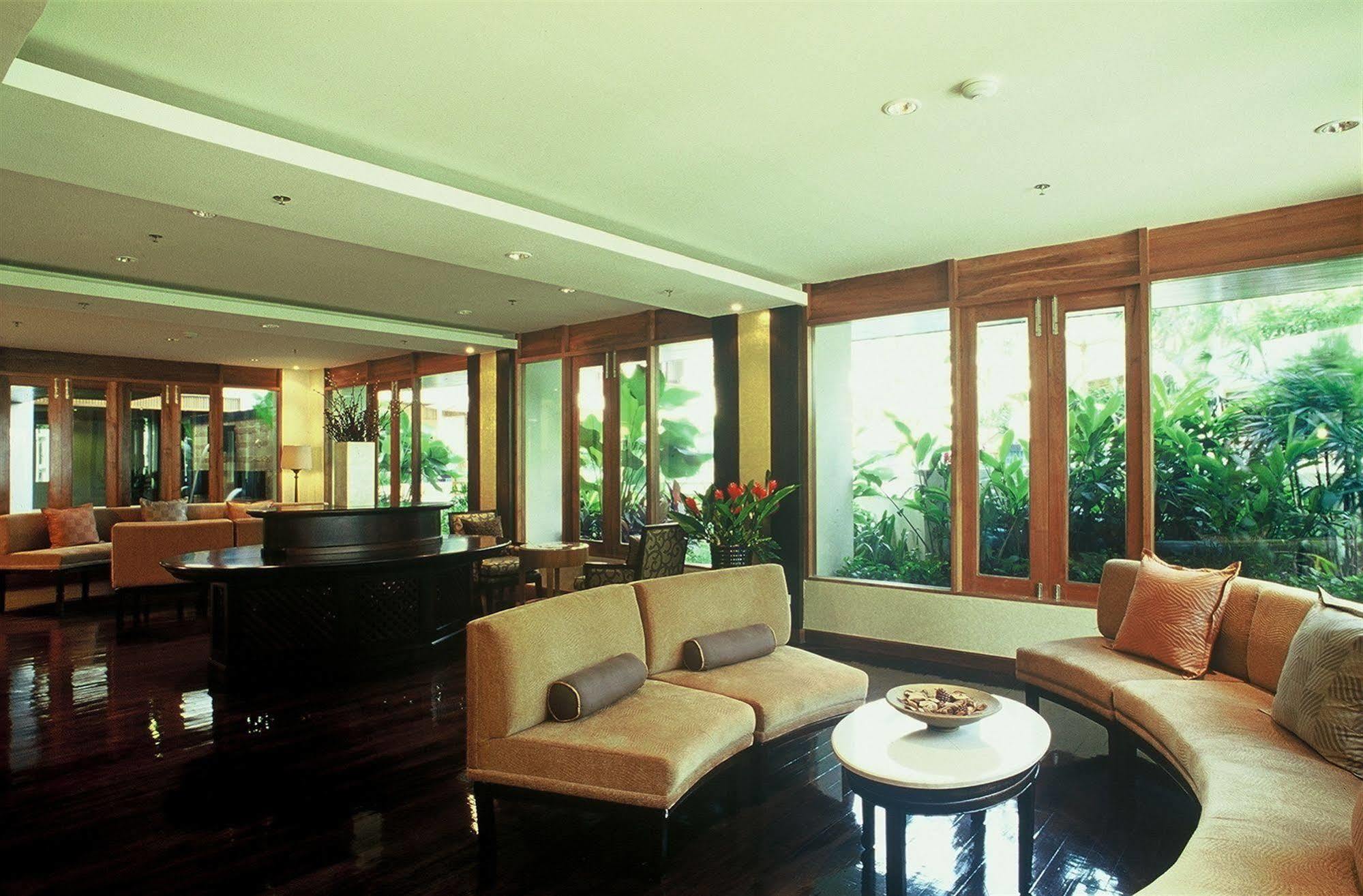 Gardengrove Suites Bangkok Esterno foto