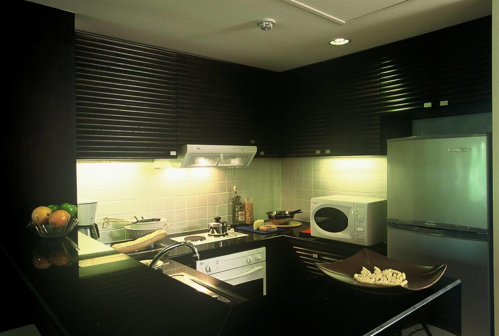 Gardengrove Suites Bangkok Esterno foto