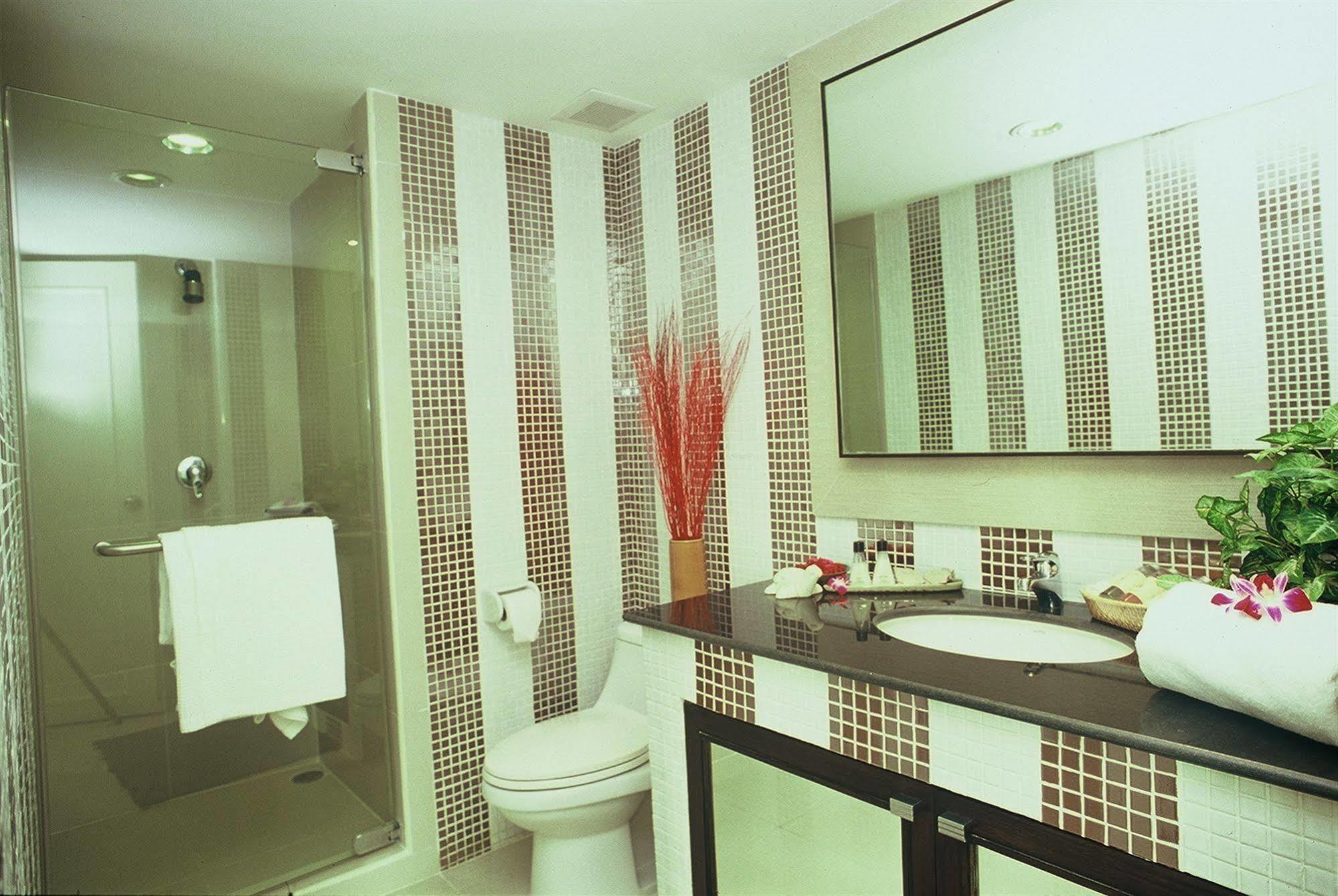 Gardengrove Suites Bangkok Esterno foto